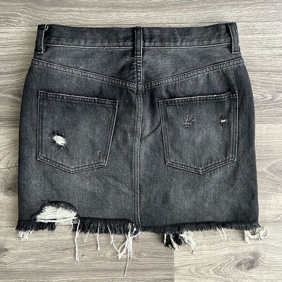 FREE PEOPLE Destroyed Denim Mini Skirt Size 25 Dark Gray Distressed Grunge Boho - Picture 9 of 12